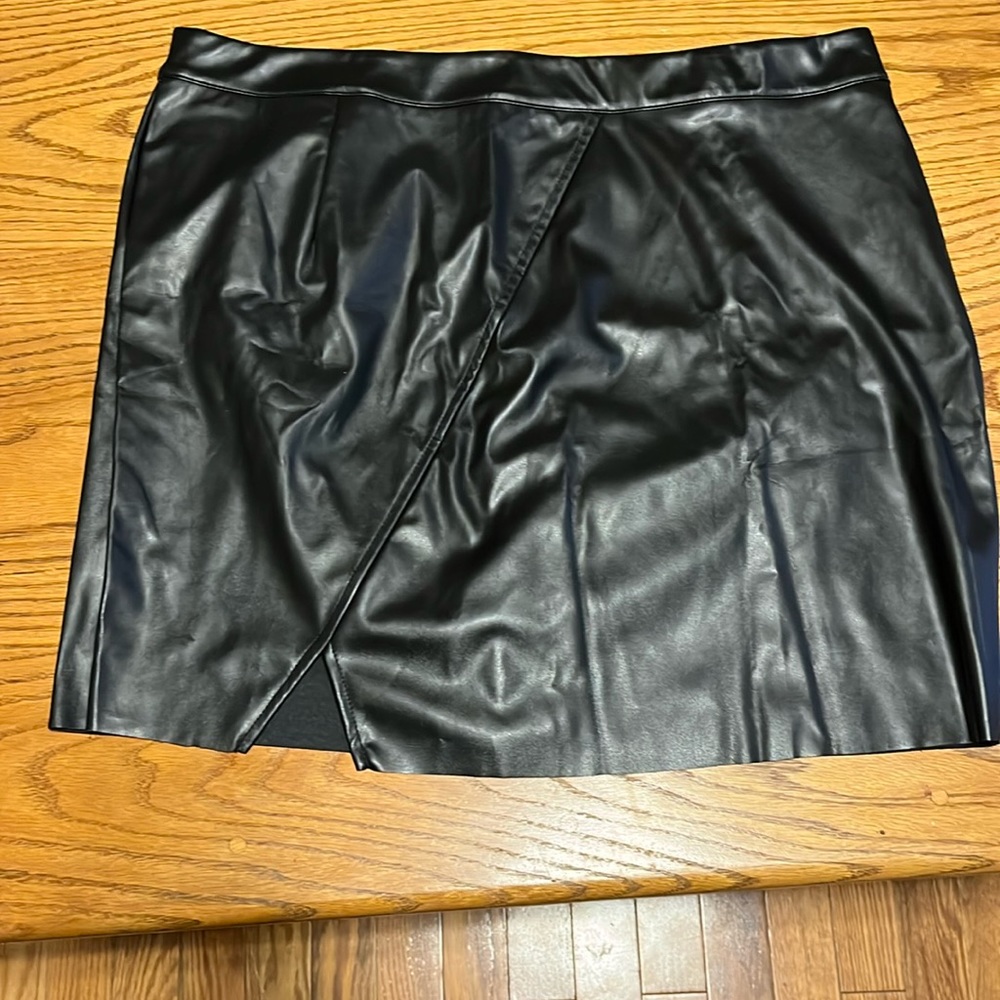SHEIN Curve mini skirt 2 XL NEW